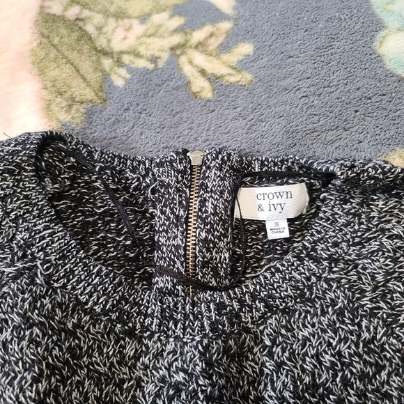 Crown & Ivy Woman Sweater - Picture 3 of 7